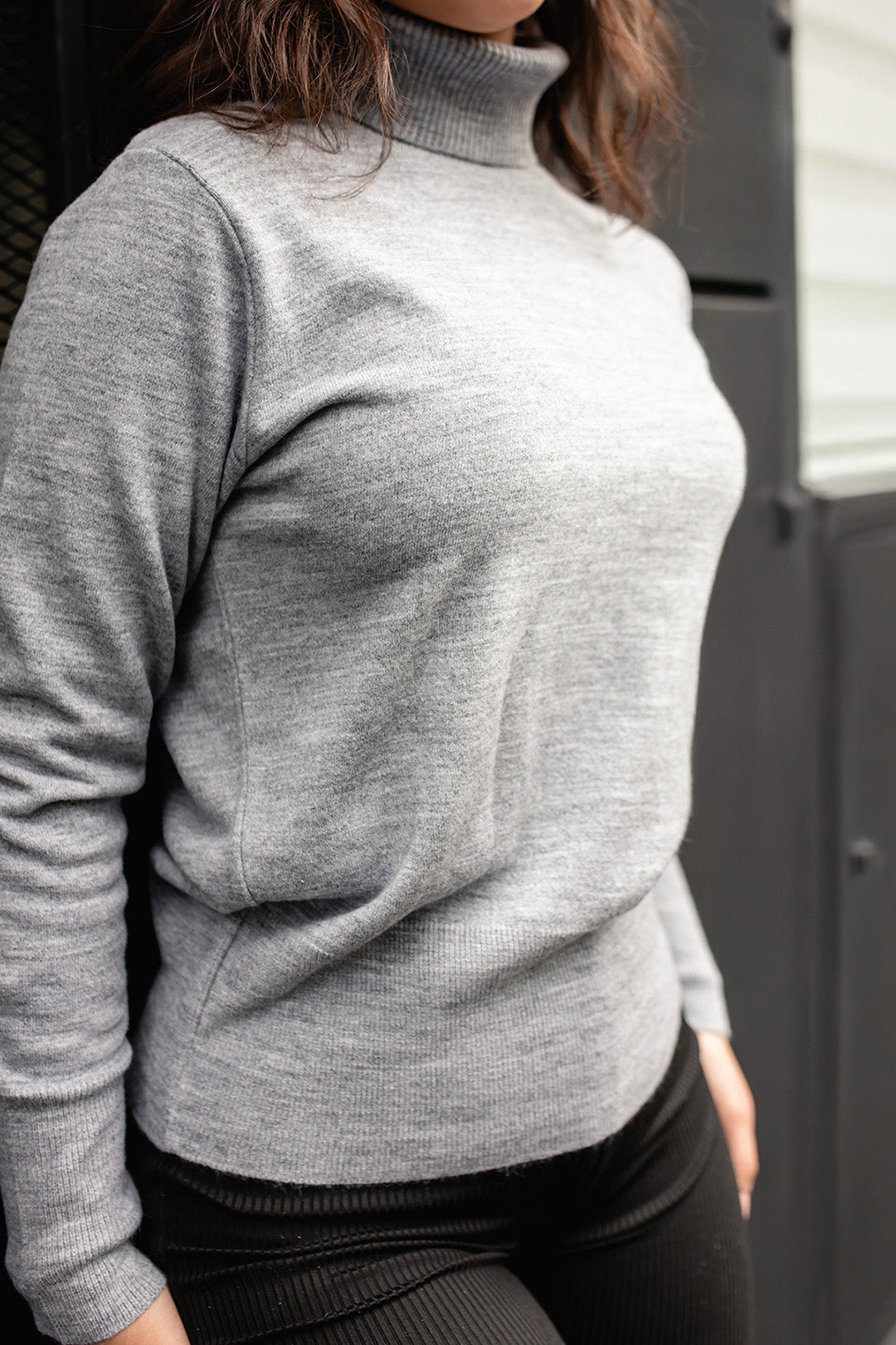 Sweater cuello tortuga - Gris perla
