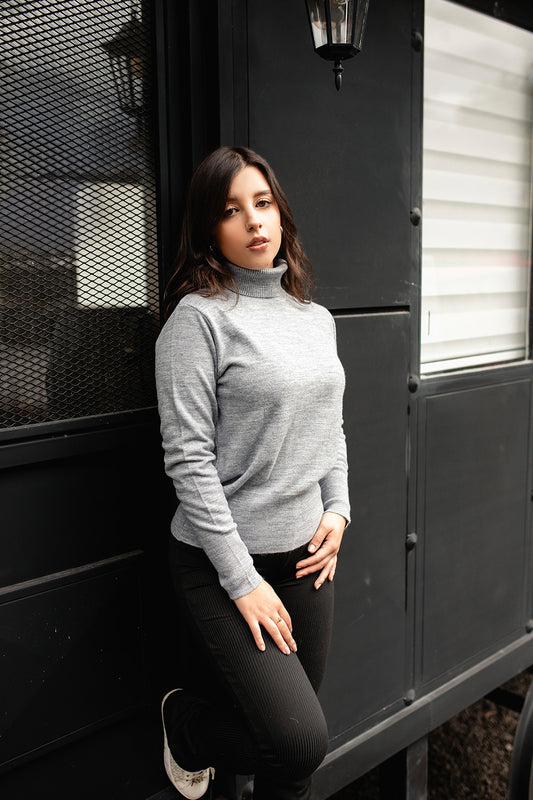 Sweater cuello tortuga - Gris perla