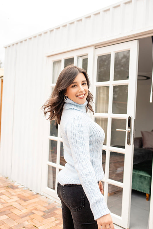 Sweater trenzado cuello tortuga - Azul claro